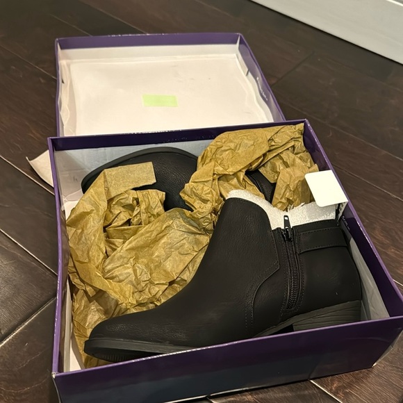 Madden girl black pair NIB 8.5 - Picture 2 of 9